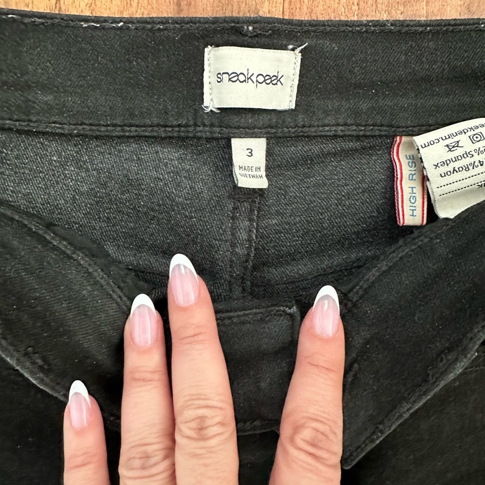 Black sneak peak jeans size 3. Very good condition